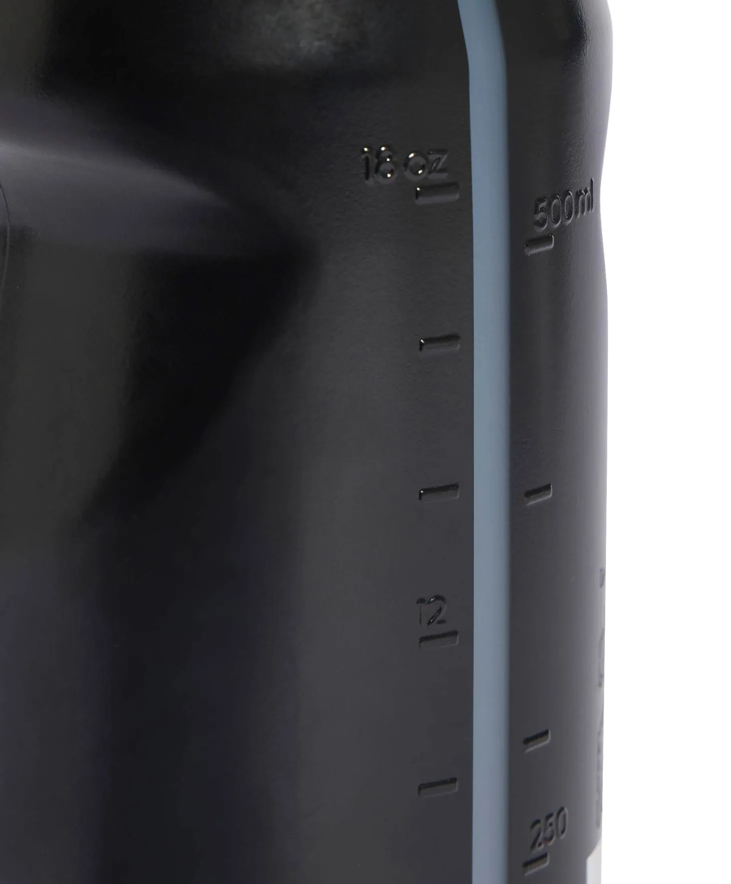 Adidas Tiro Flaske 0,5L