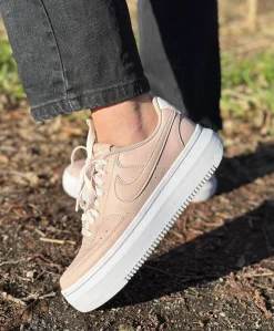 Nike Wmns Court Vision Alta Damesko
