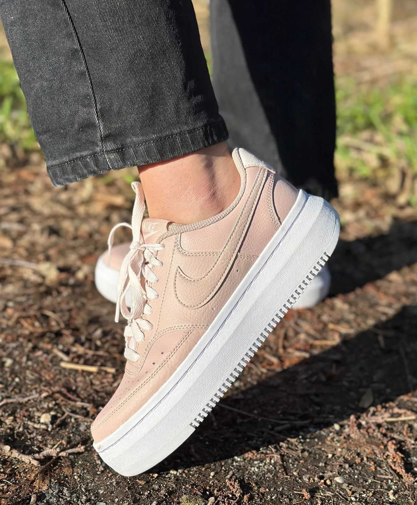 Nike Wmns Court Vision Alta Damesko