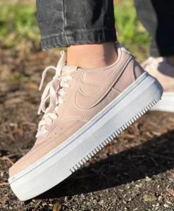 Nike Wmns Court Vision Alta Damesko
