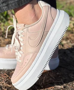 Nike Wmns Court Vision Alta Damesko