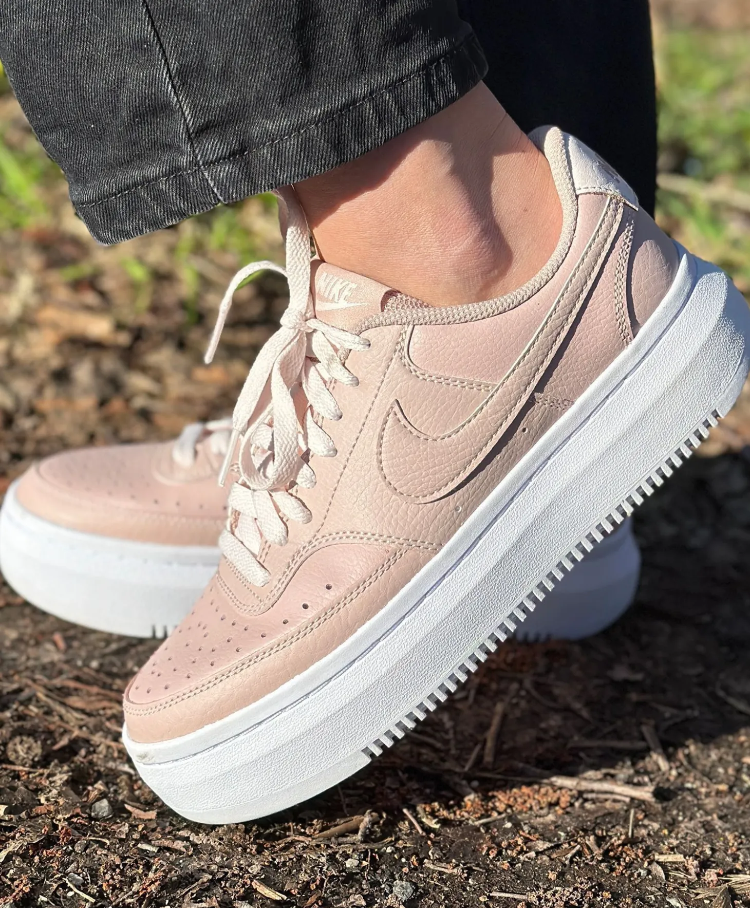 Nike Wmns Court Vision Alta Damesko