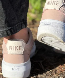 Nike Wmns Court Vision Alta Damesko