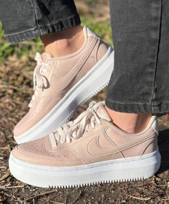 Nike Wmns Court Vision Alta Damesko