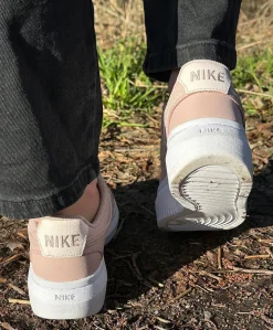 Nike Wmns Court Vision Alta Damesko