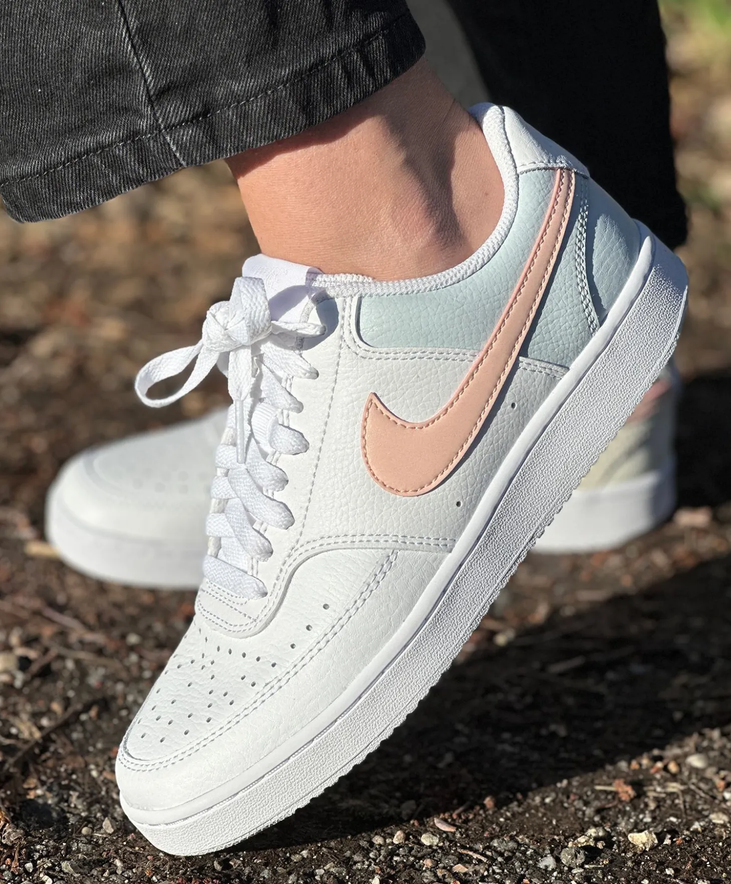 Nike Wmns Court Vision Low Damesko