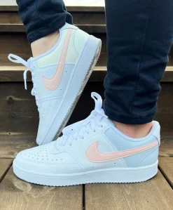 Nike Wmns Court Vision Low Damesko