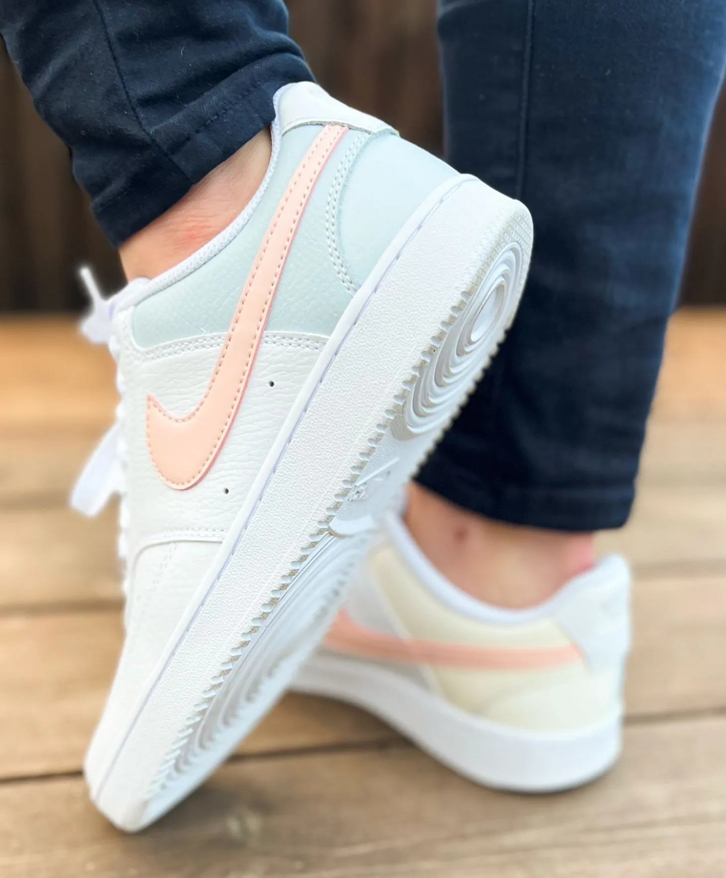Nike Wmns Court Vision Low Damesko