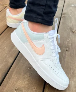 Nike Wmns Court Vision Low Damesko