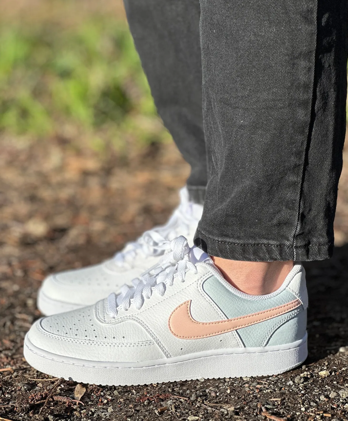 Nike Wmns Court Vision Low Damesko