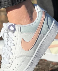 Nike Wmns Court Vision Low Damesko