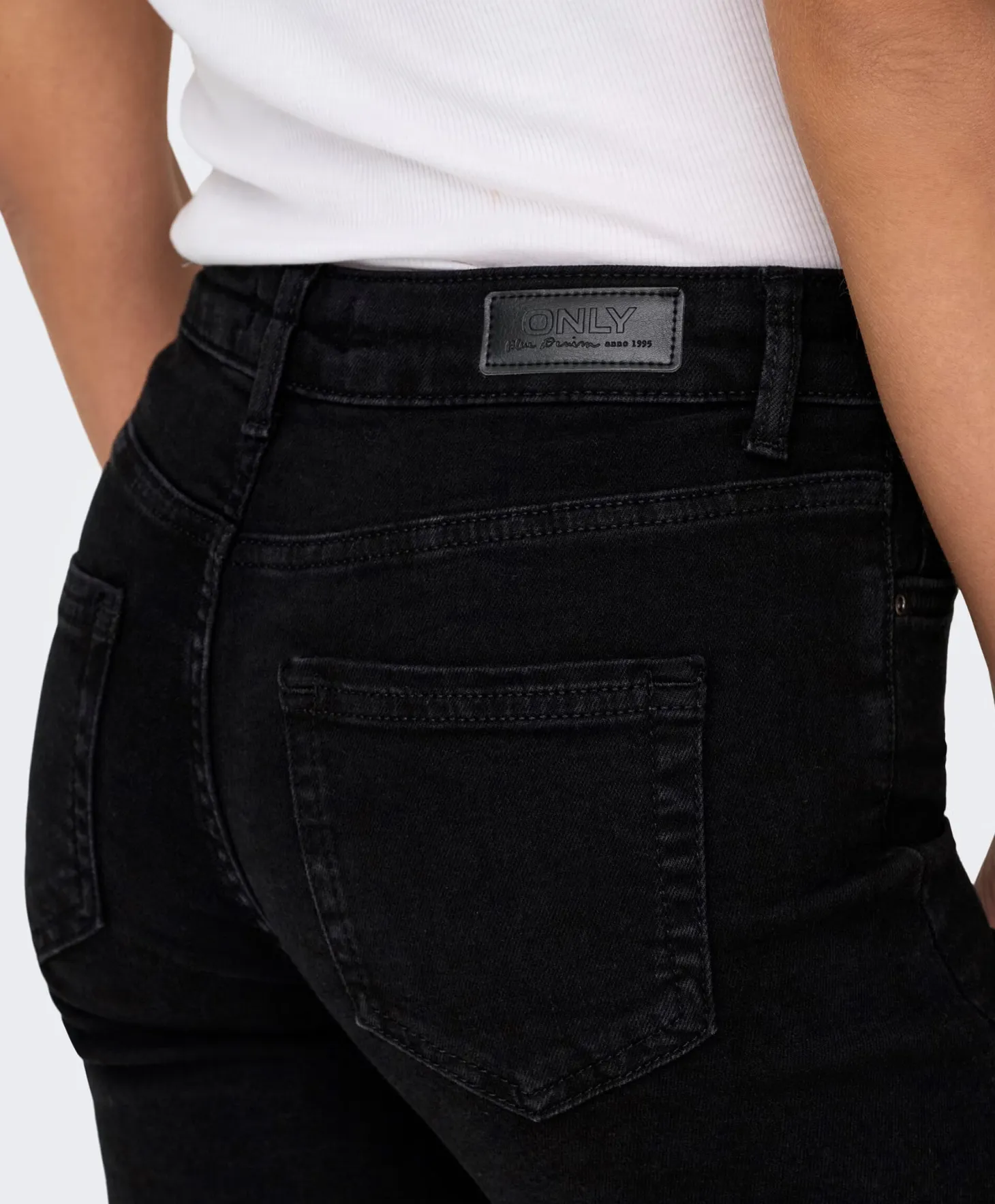 Only Blush Mid Straight Denim jeans