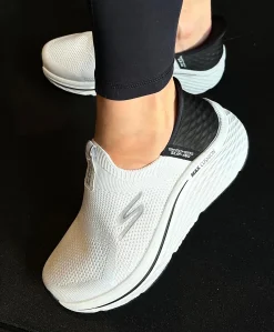 Skechers Max Cushioning Elite 2.0 Slip in Shoe W